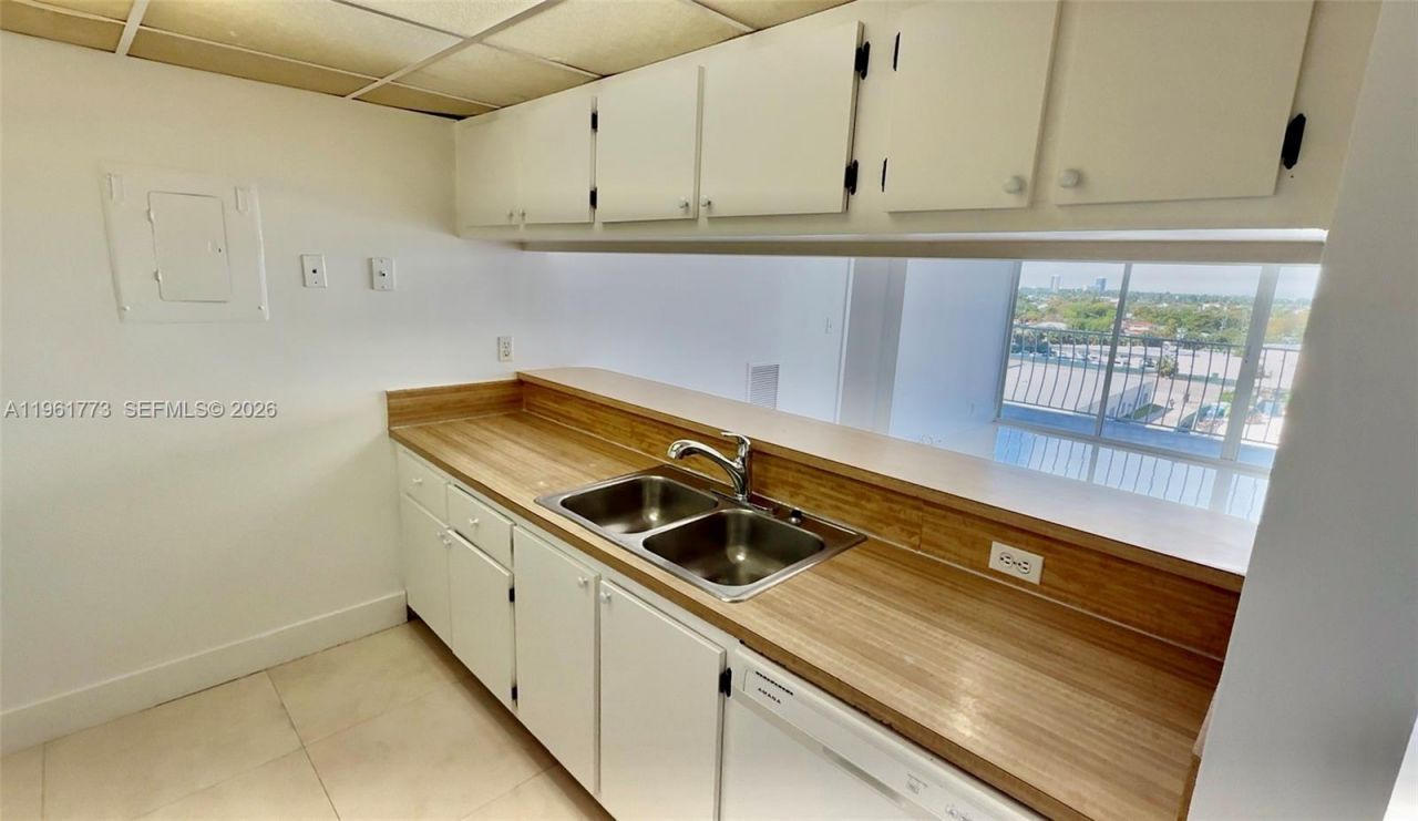 7601 E Treasure Dr, Unit 801, North Bay Village, FL 33141 Photo