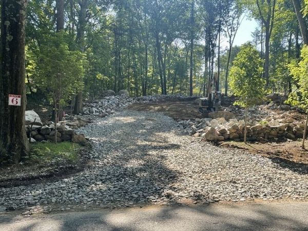 98 Meadow Rd, Bolton, MA 01740