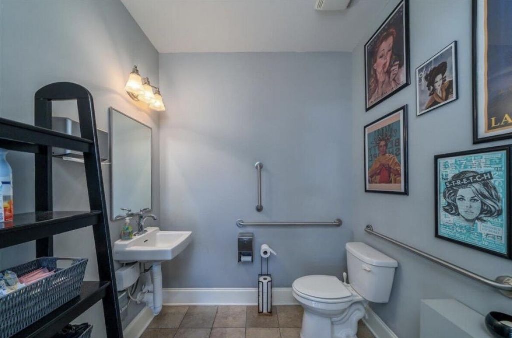 700 S Shelmore Boulevard Photo 13