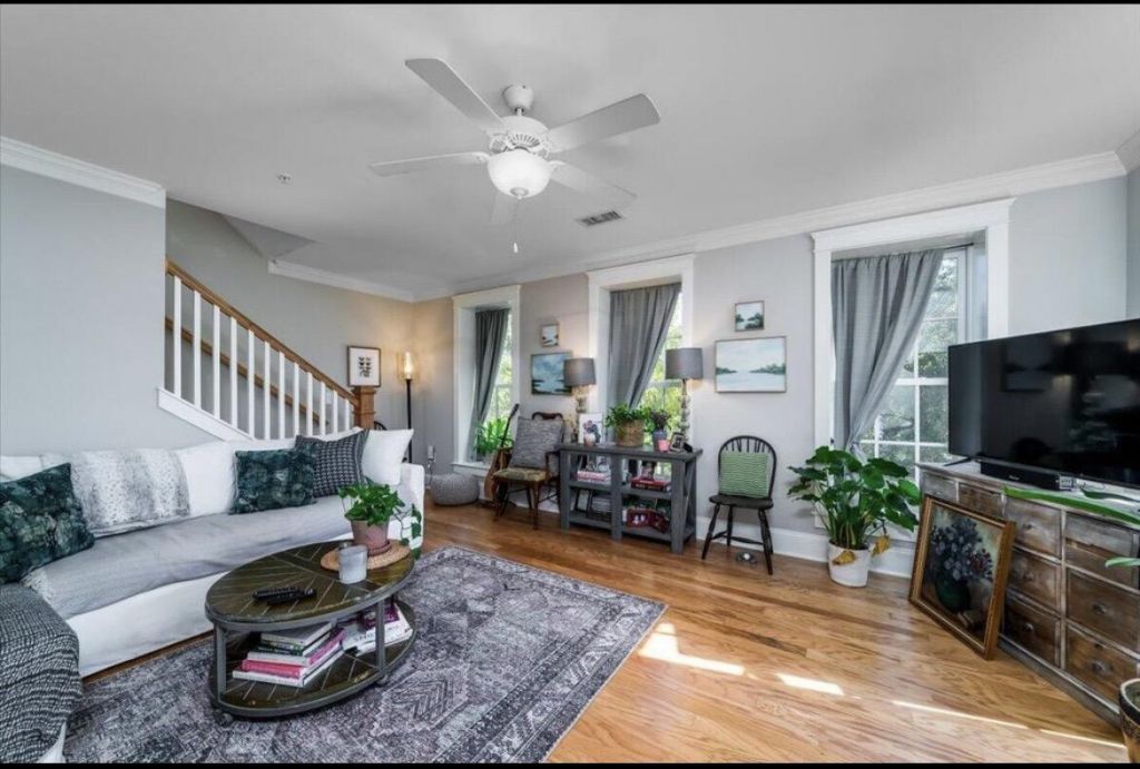 700 S Shelmore Boulevard Photo 19