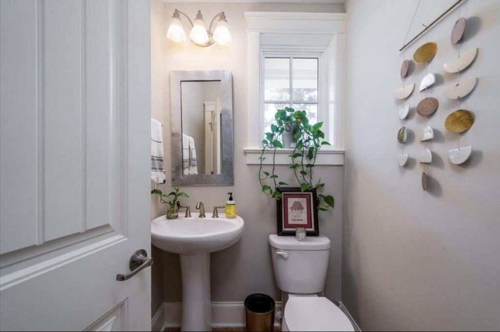 700 S Shelmore Boulevard Photo 26