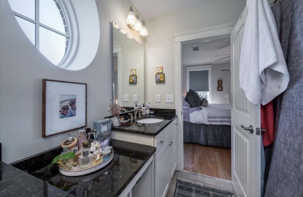 700 S Shelmore Boulevard Photo 32