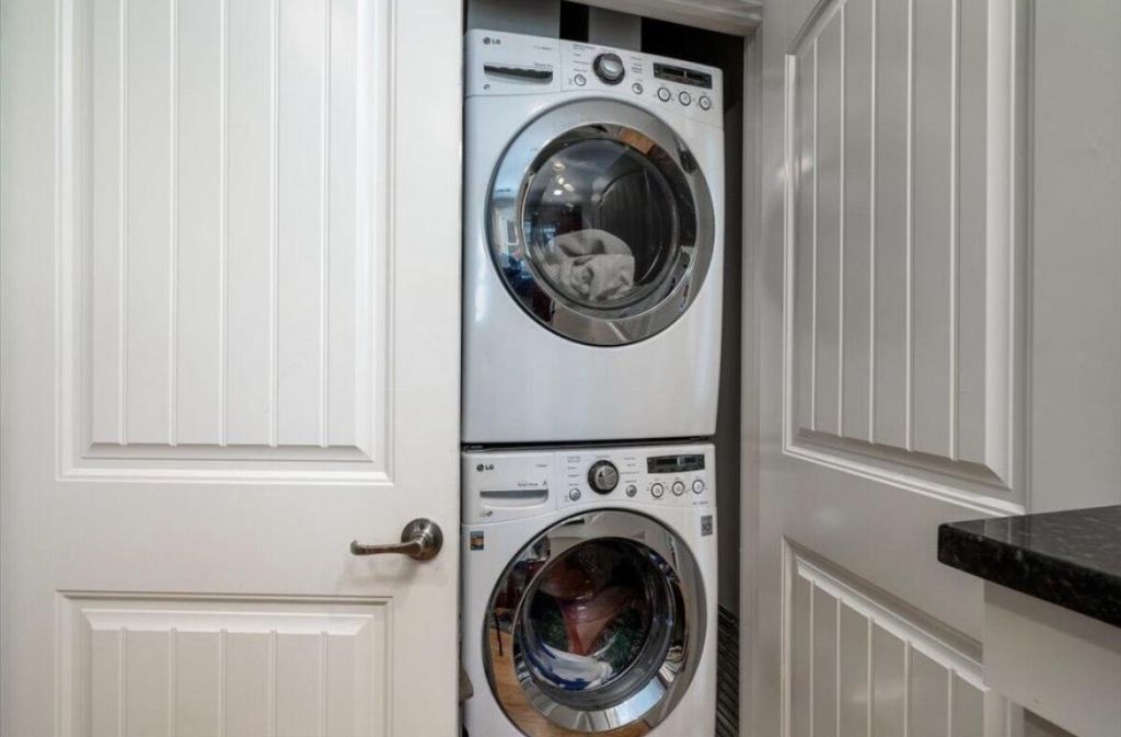 700 S Shelmore Boulevard Photo 43