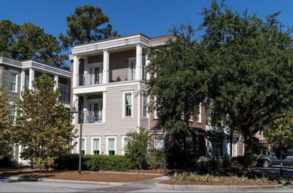 700 S Shelmore Boulevard Photo 6