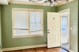 462 3/4 Race Street photo 4