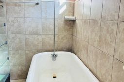 462 3/4 Race Street photo 4