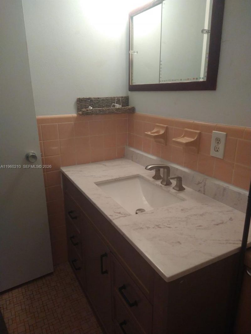 600 Layne , Unit 216, Hallandale Beach, FL 33009 Photo
