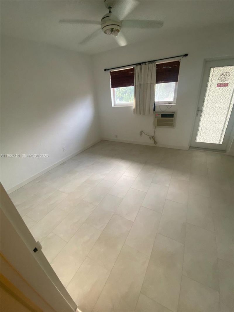 600 Layne , Unit 216, Hallandale Beach, FL 33009 Photo