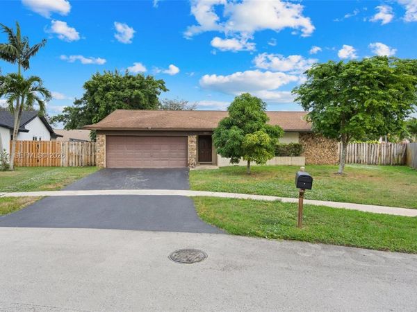 4264 NW 95th Ter , Sunrise, FL 33351