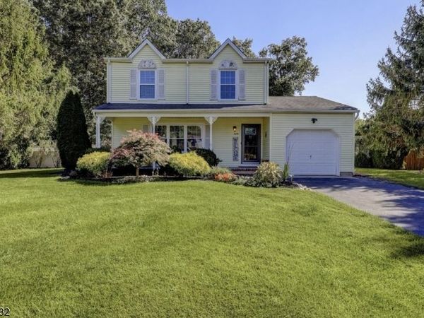 30 Anita Dr, Jackson, NJ 08527