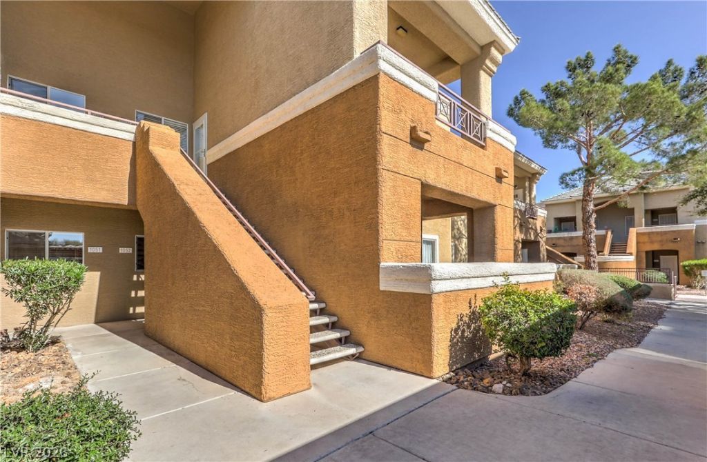 8070 W Russell Road, Unit 1052, Las Vegas, NV 89113 Main Photo