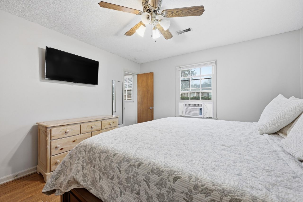 1330 Dennis Boulevard Photo 15