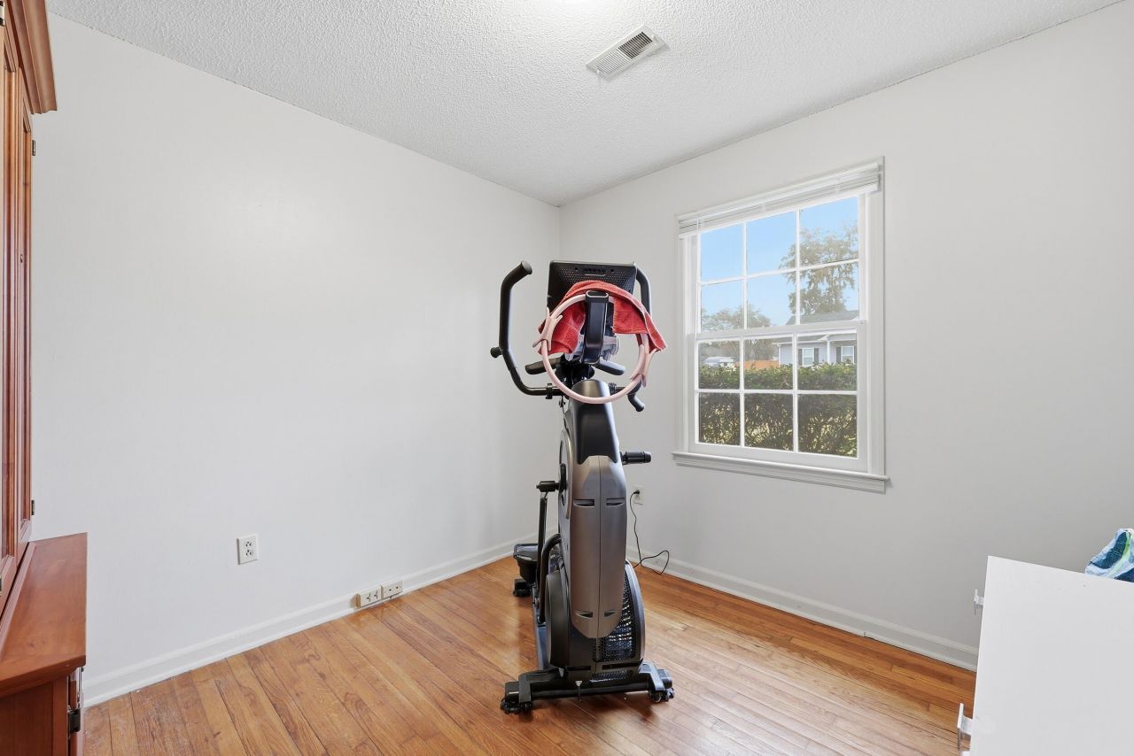 1330 Dennis Boulevard Photo 19