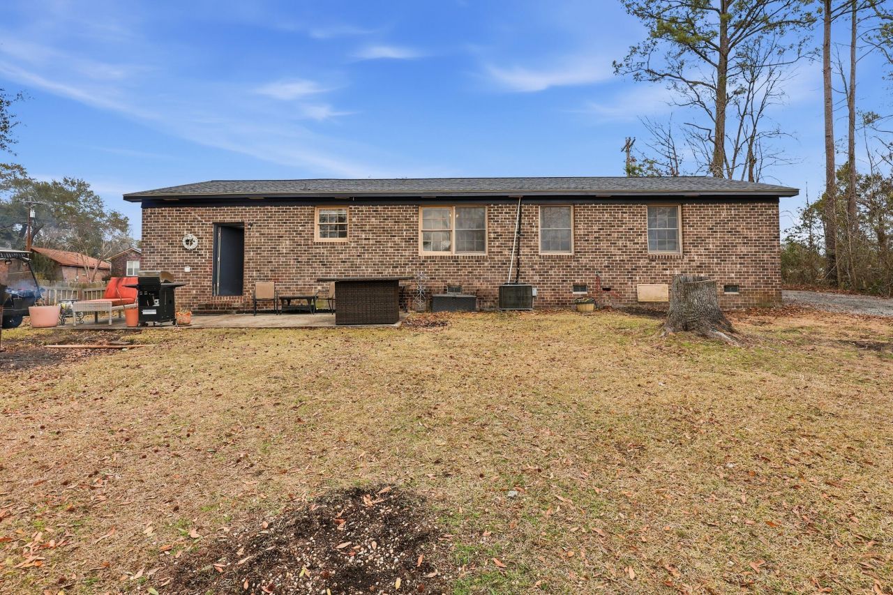 1330 Dennis Boulevard Photo 22