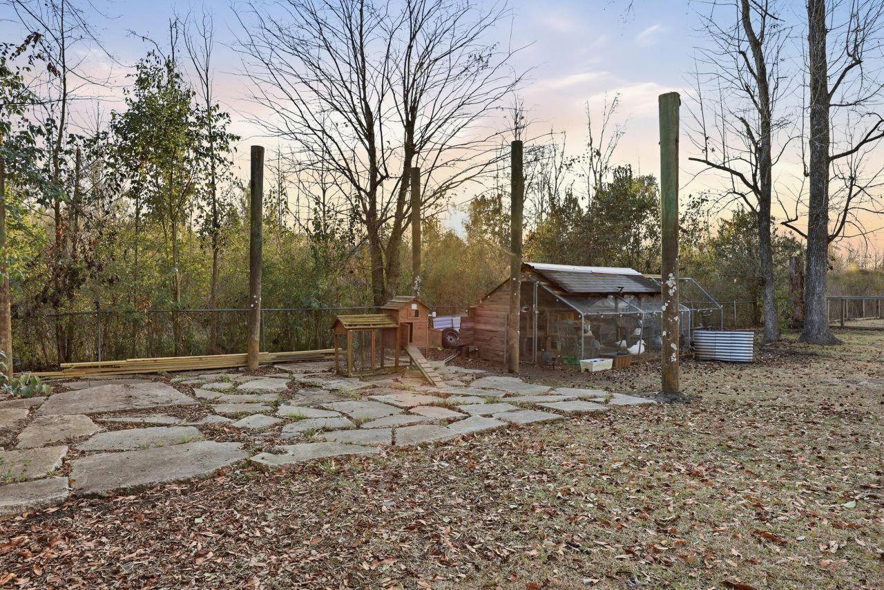 1330 Dennis Boulevard Photo 25