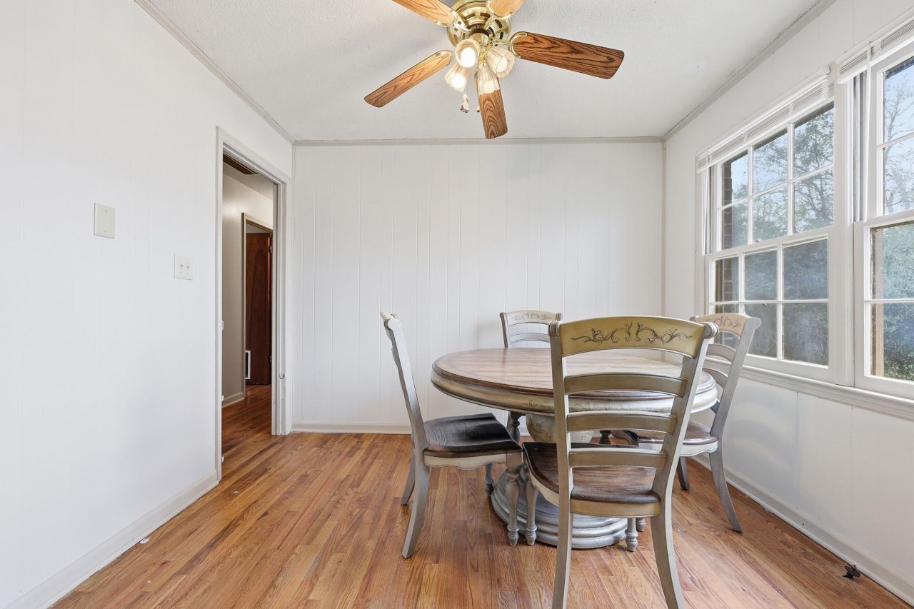 1330 Dennis Boulevard Photo 7