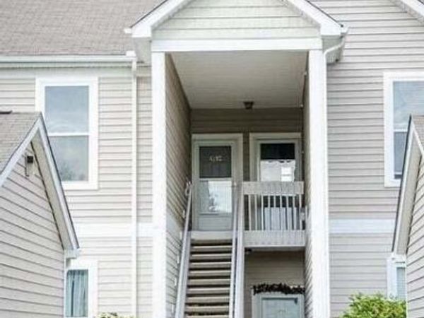 8185 Autumn Woods Trail, Ypsilanti, MI 48198