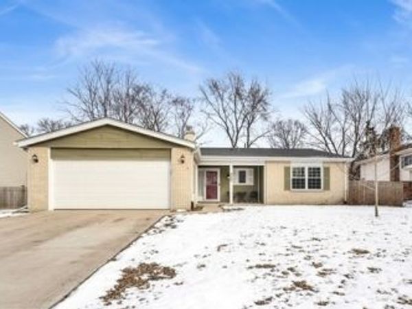 332 S River Road, Naperville, IL 60540