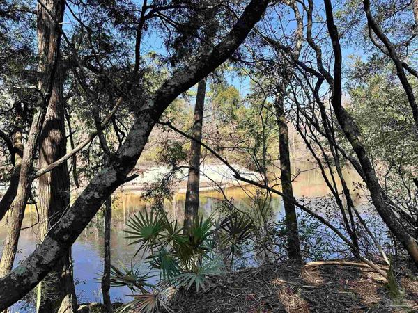 3700 Vantage Rd, Cantonment, FL 32533