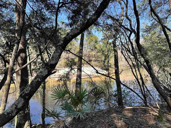 3700 Vantage Rd, Cantonment, FL 32533