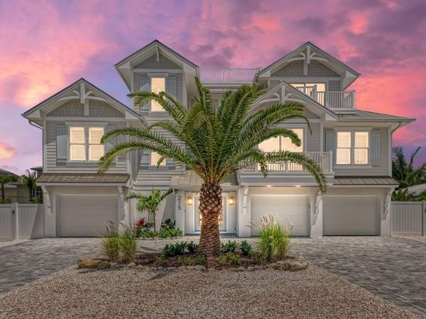 215 83RD STREET, HOLMES BEACH, FL 34217