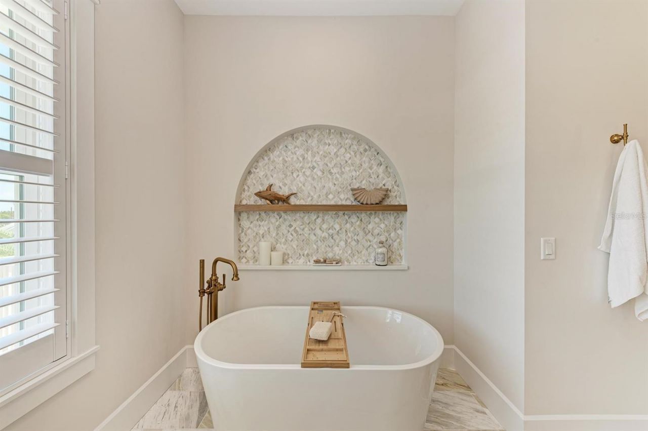 215 83rd Street, Holmes Beach, FL 34217 Photo