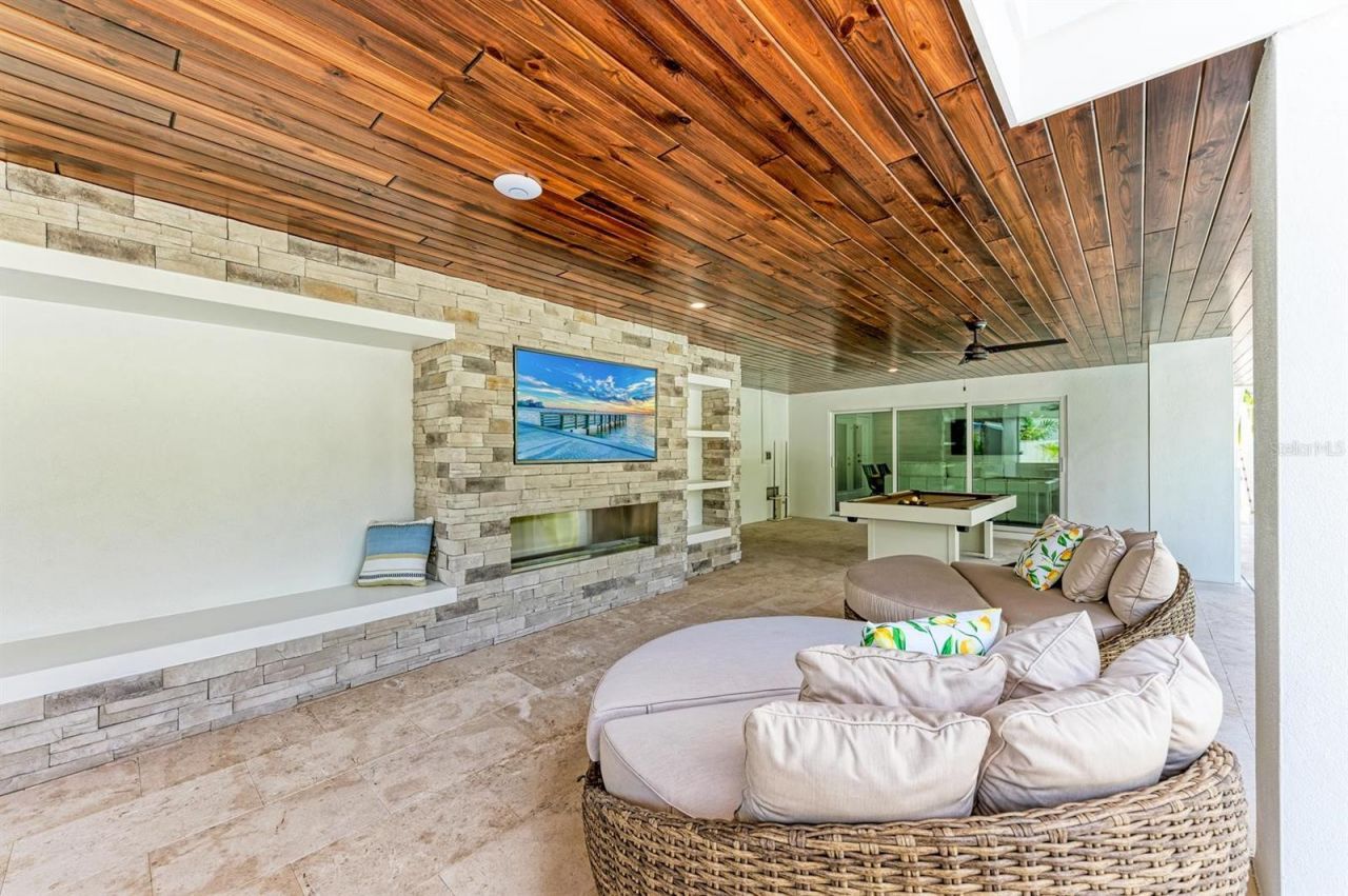 215 83rd Street, Holmes Beach, FL 34217 Photo