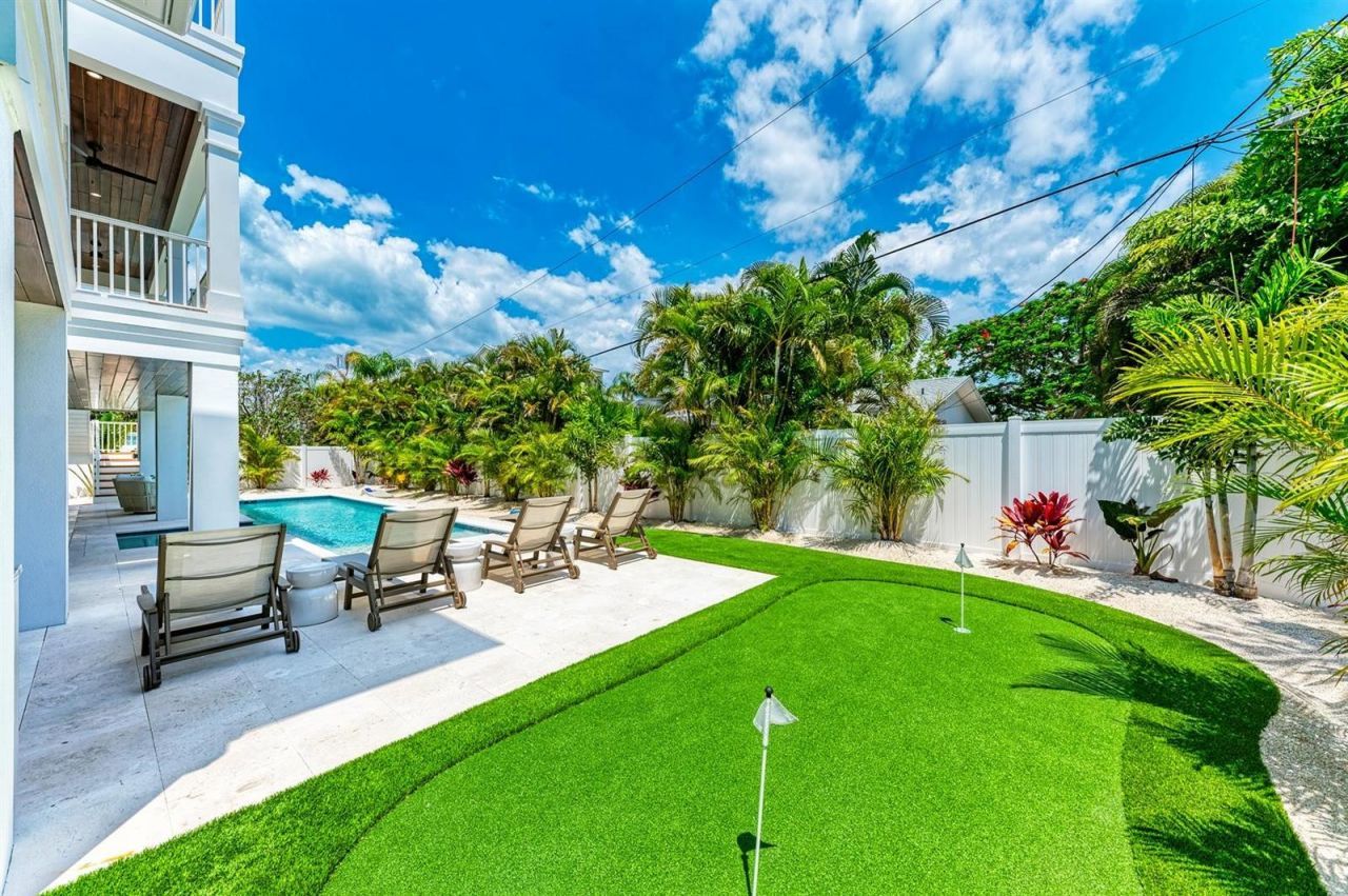 215 83rd Street, Holmes Beach, FL 34217 Photo