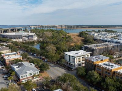 211 Seven Farms Drive, Unit 202, Charleston, SC 29425