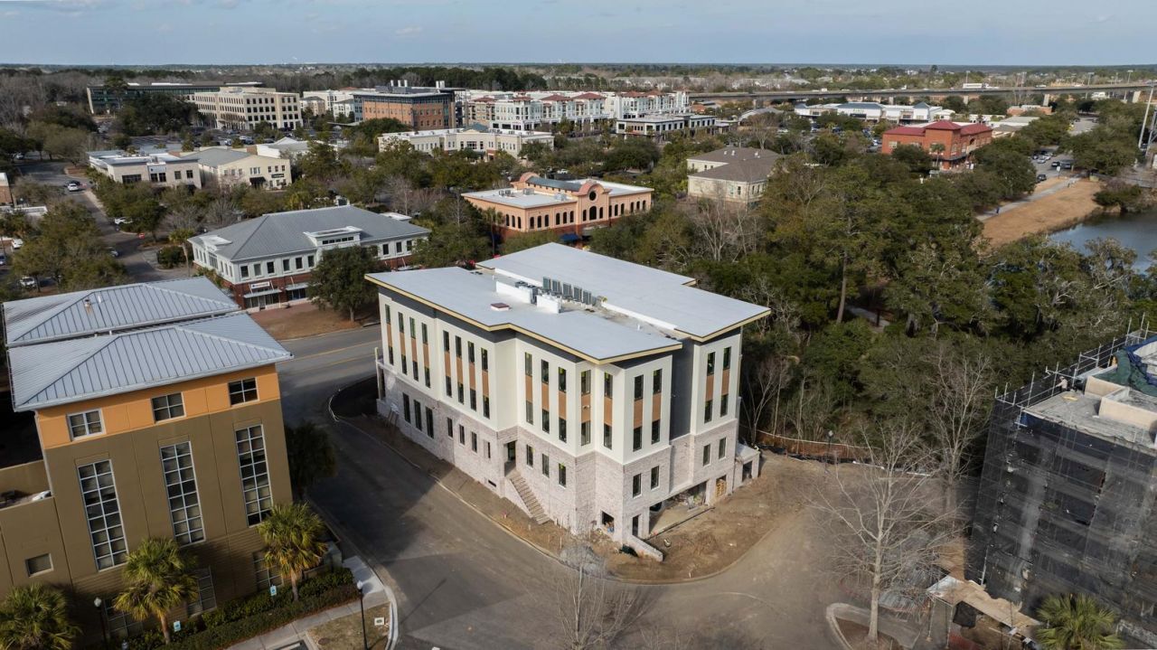 211 Seven Farms Drive Photo 5