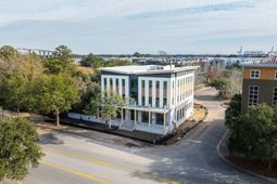 211 Seven Farms Drive photo 4