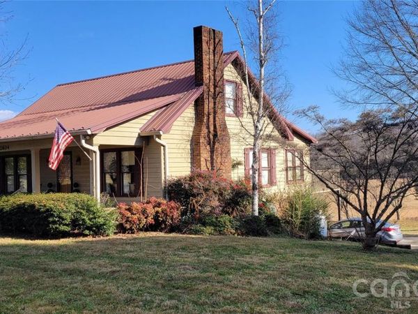 2604 Country Acres Place, Hudson, NC 28638