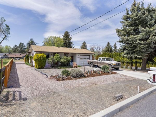 2667 NE Jones Road, Bend, OR 97701