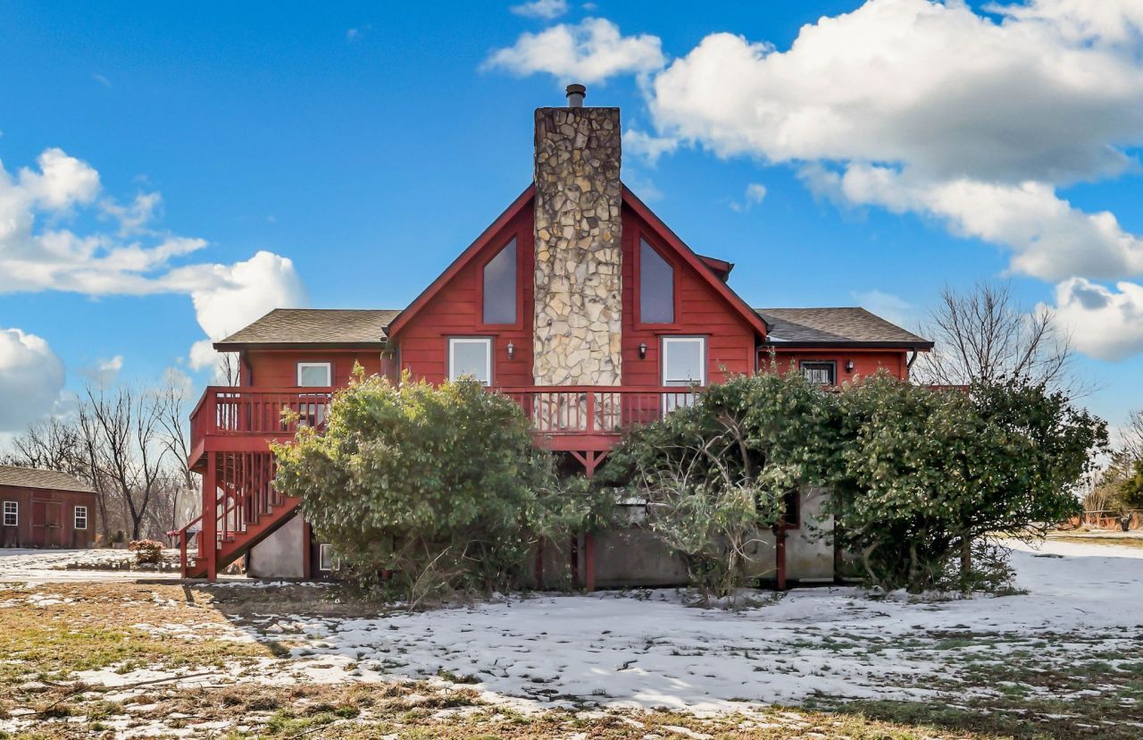 106 James Gordon Outlaw Rd, Indian Mound, TN 37079 Main Photo