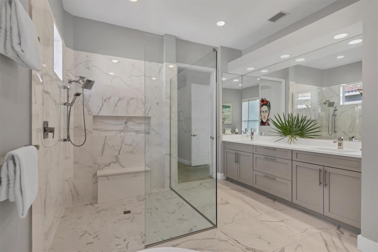 8135 Abingdon Court, University Park, FL 34201 Photo