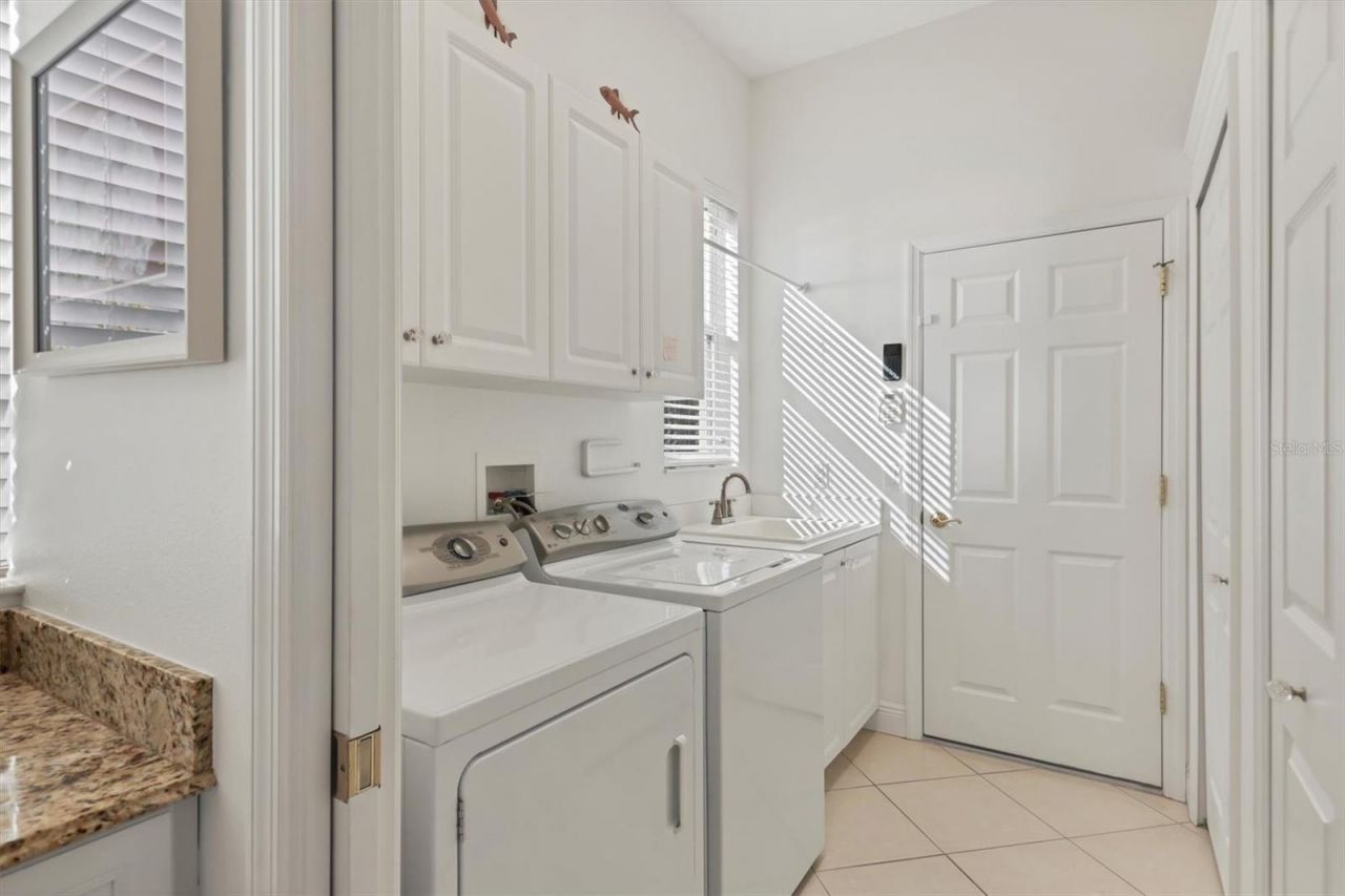 8135 Abingdon Court, University Park, FL 34201 Photo