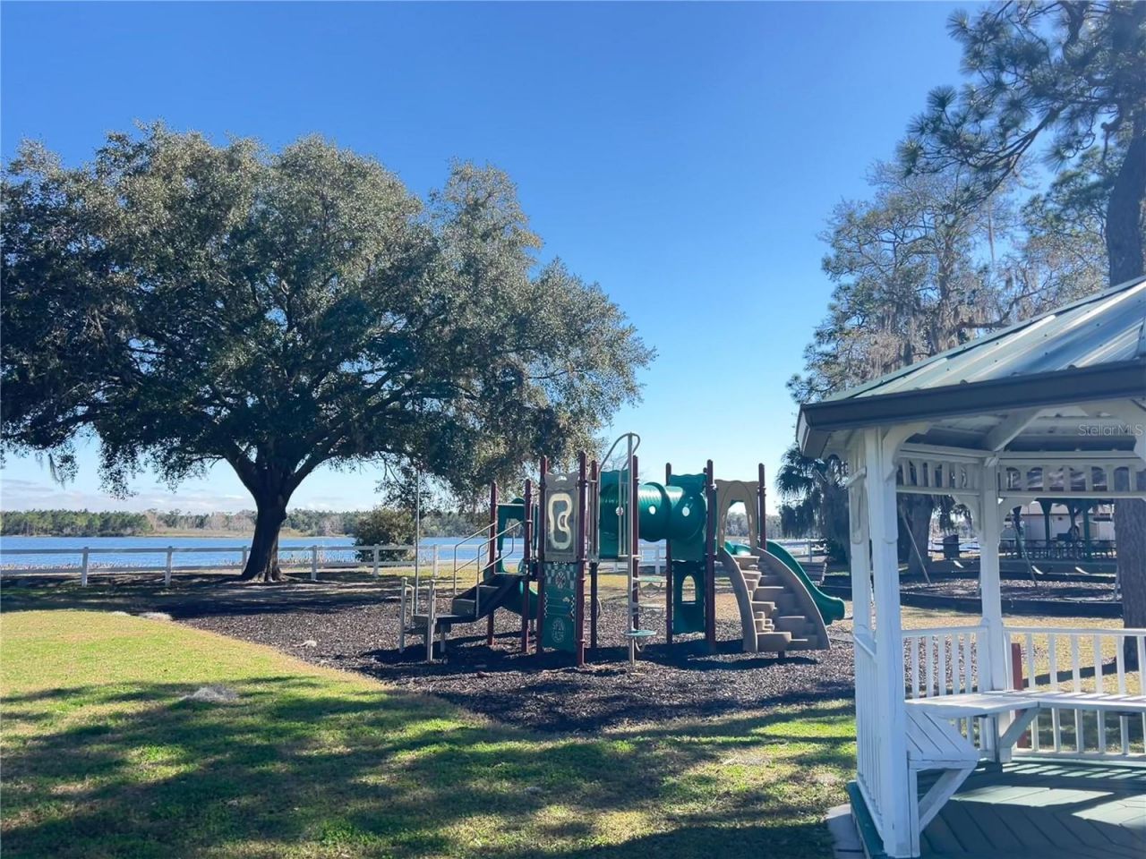 965 Pine Hill Boulevard, Geneva, FL 32732 Photo