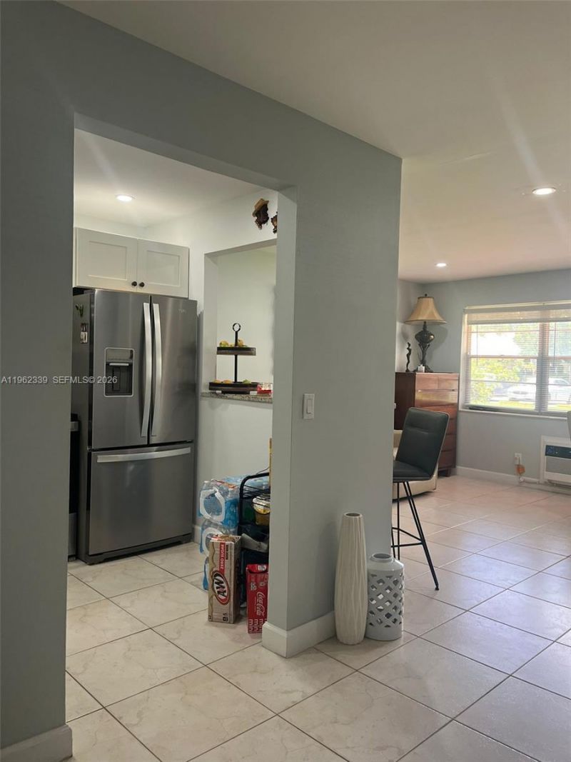 35 Camden, Unit B, West Palm Beach, FL 33417 Photo