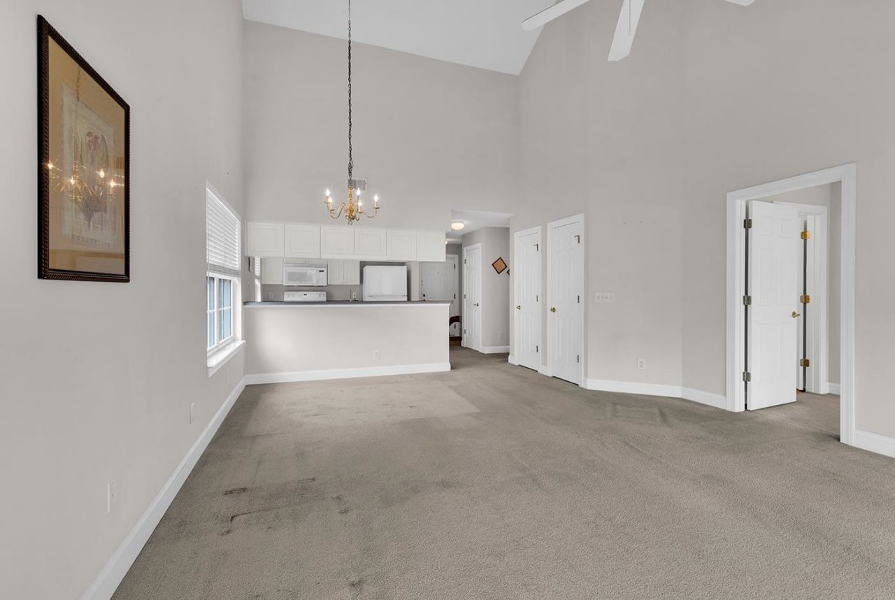 627 Woodmoor Dr. Photo 6