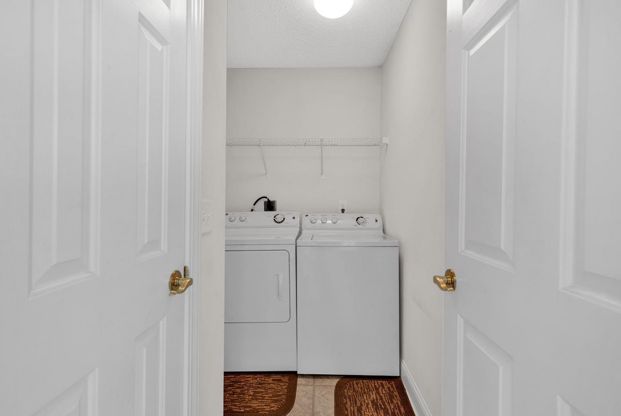 627 Woodmoor Dr. Photo 9