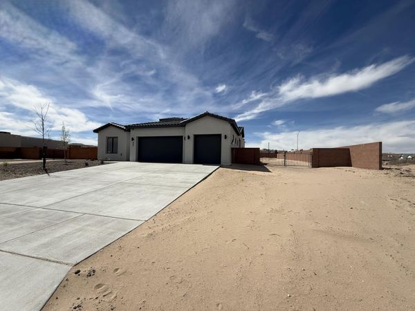 605 Colorado Mountain Road NE, Rio Rancho, NM 87124