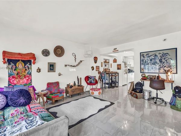 8550 Byron Ave, Unit 2H, Miami Beach, FL 33141