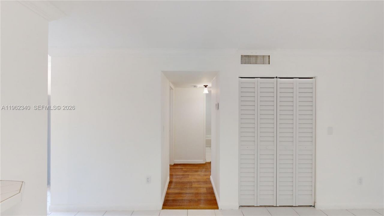 160 SW 30th Ave, Unit 204A, Miami, FL 33135 Photo