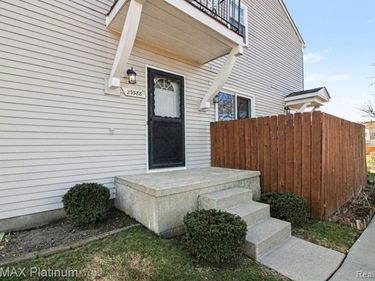 23588 N Rockledge, Novi, MI 48375