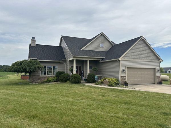 5520 S Meridian Road, Pleasant Lake, IN 46779