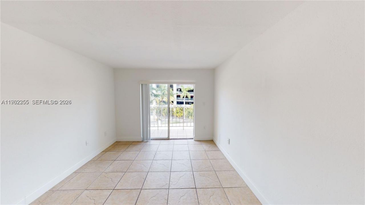 453 SW 2nd St, Unit 301C, Miami, FL 33130 Photo