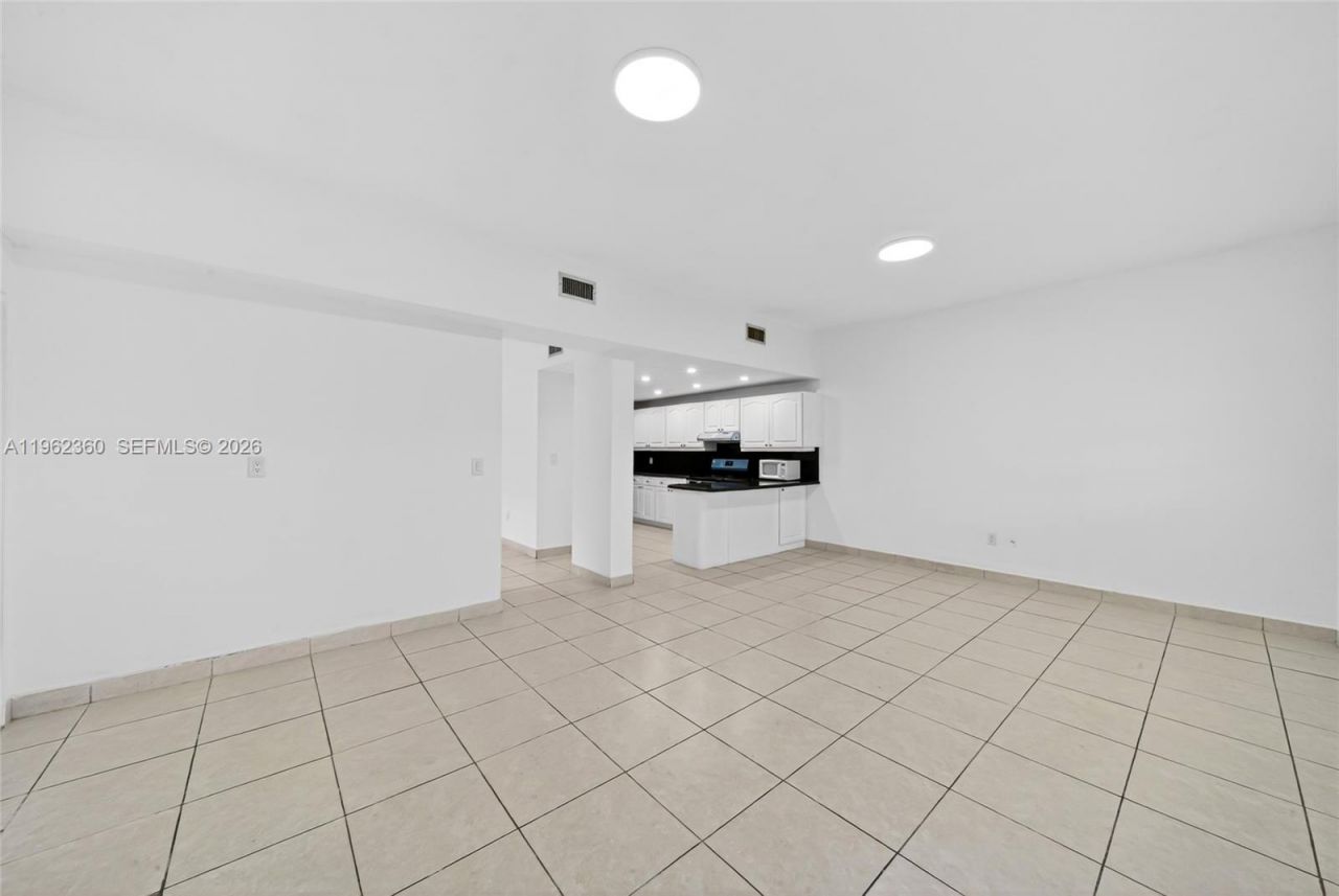 1285 W 42nd Pl, Hialeah, FL 33012 Photo