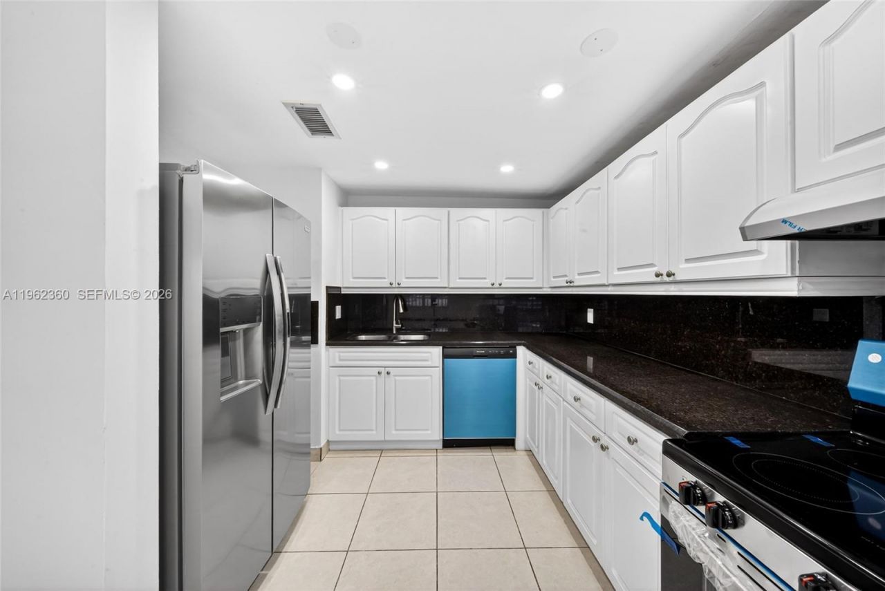 1285 W 42nd Pl, Hialeah, FL 33012 Photo