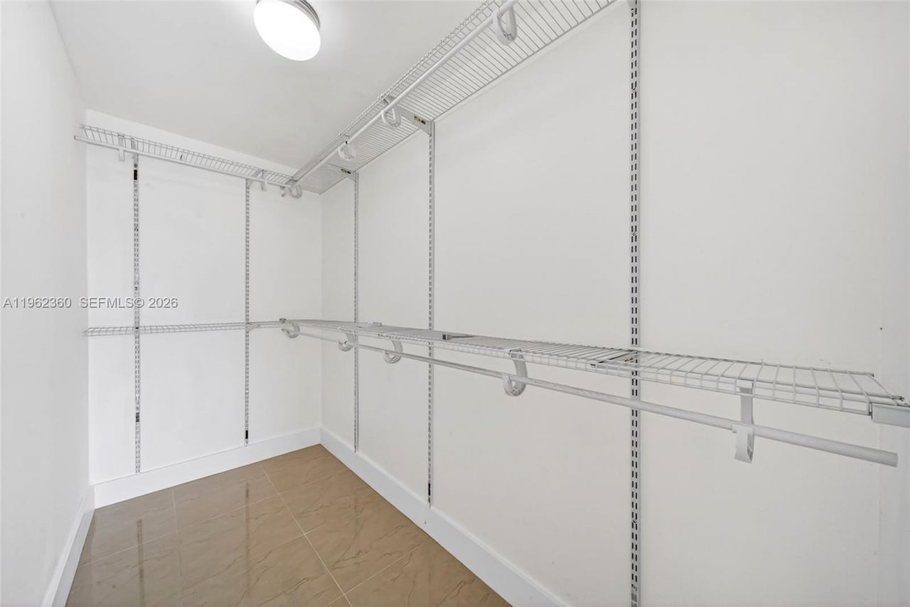 1285 W 42nd Pl, Hialeah, FL 33012 Photo