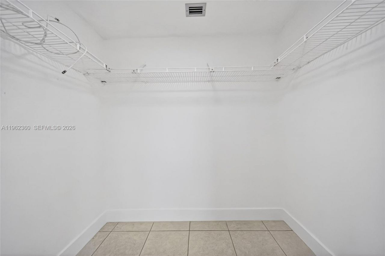 1285 W 42nd Pl, Hialeah, FL 33012 Photo